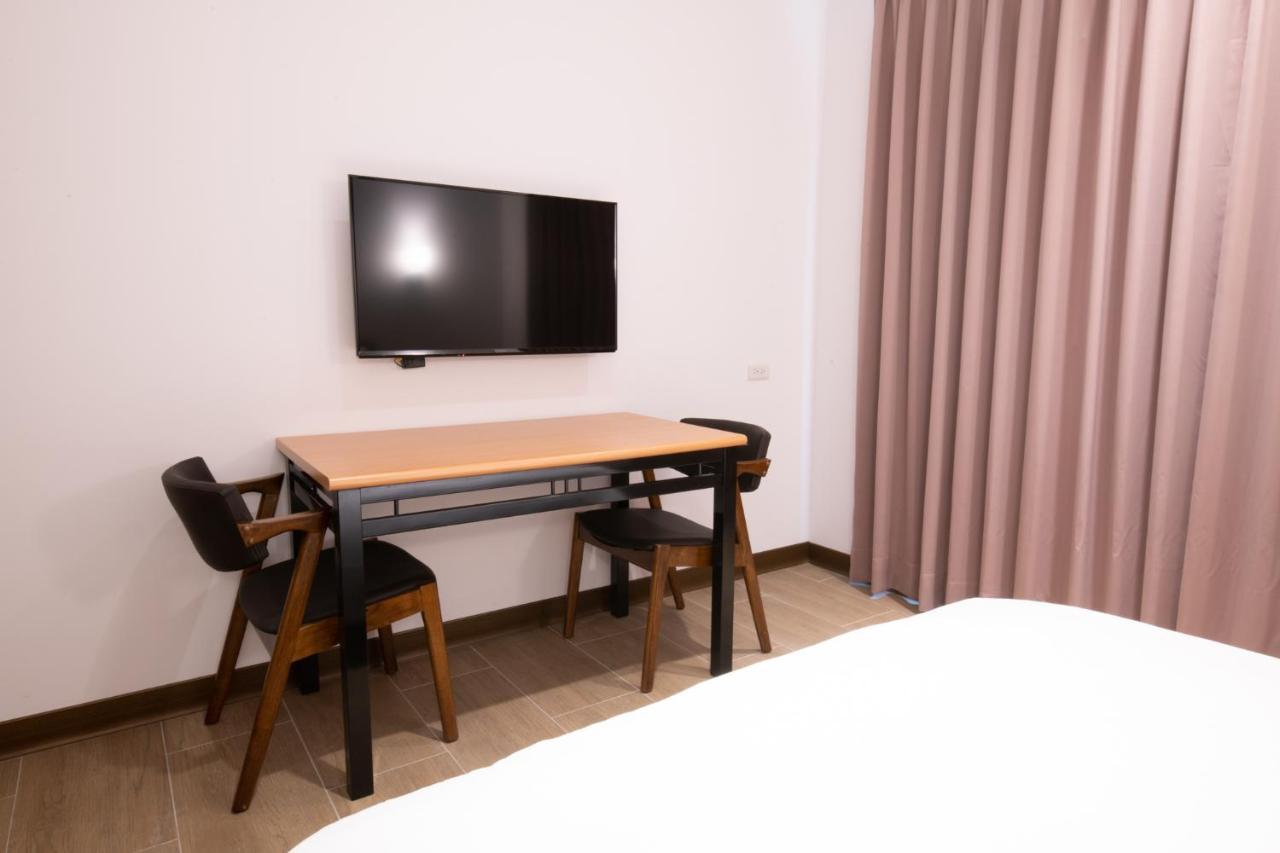 Liann Hotel Đài Trung Ngoại thất bức ảnh